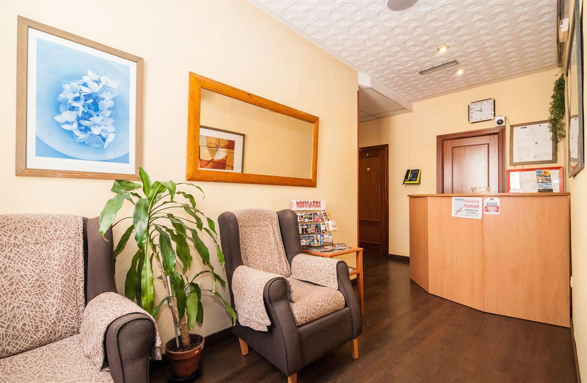Hostal Gallardo Madrid Ngoại thất bức ảnh