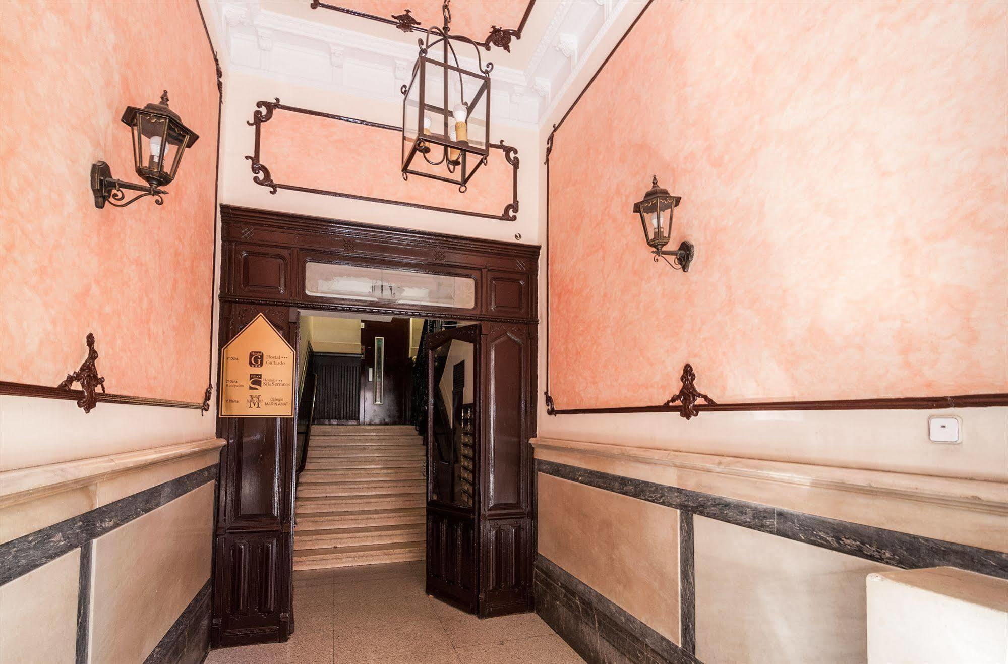 Hostal Gallardo Madrid Ngoại thất bức ảnh